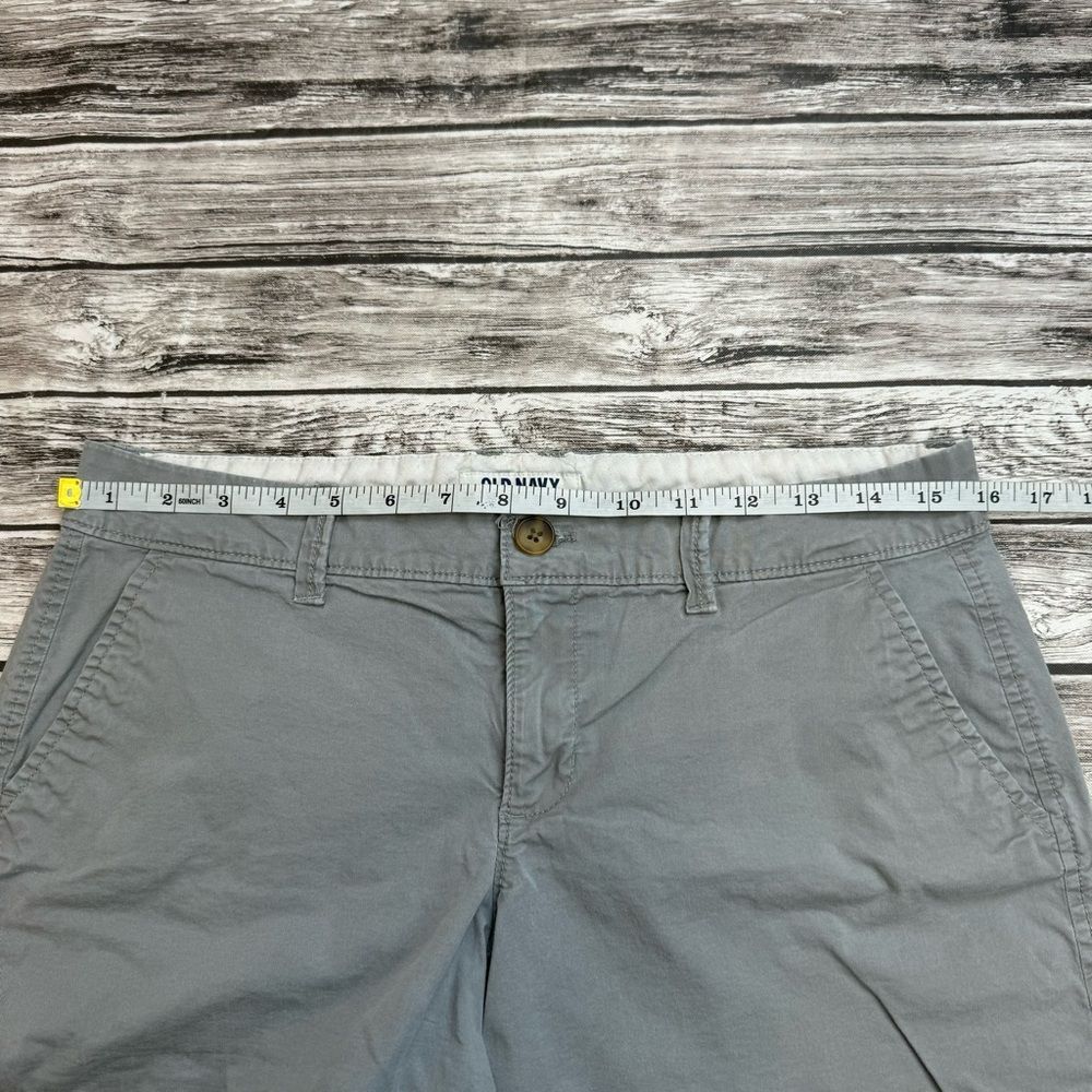 Old Navy Women's Mid Rise Chino Shorts Gray Size 4 4.5" Inseam Stretch - Picture 8 of 10